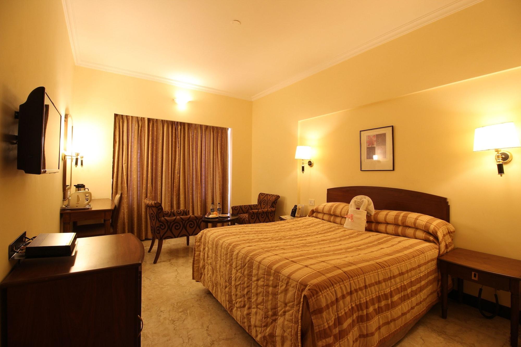 Beverly Hotel Chennai Zewnętrze zdjęcie